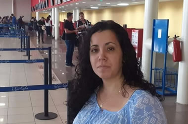 Camila Acosta en el aeropuerto José Martí de La Habana, Cuba