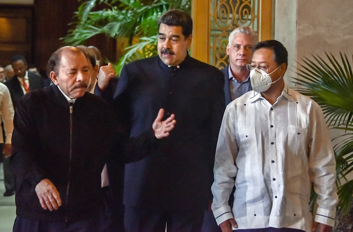 El desafío de enfrentar a las dictaduras