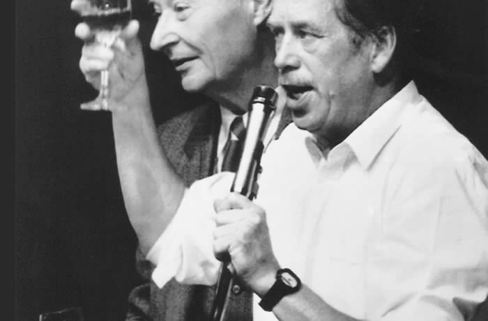 El país de Havel ya es una democracia plena